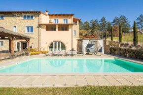 Beautiful villa with private lawn, pool and luxury SPA by VacaVilla